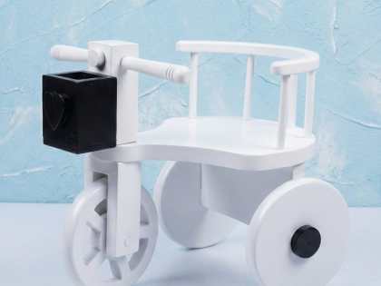 WOODEN TRICYCLE WHITE