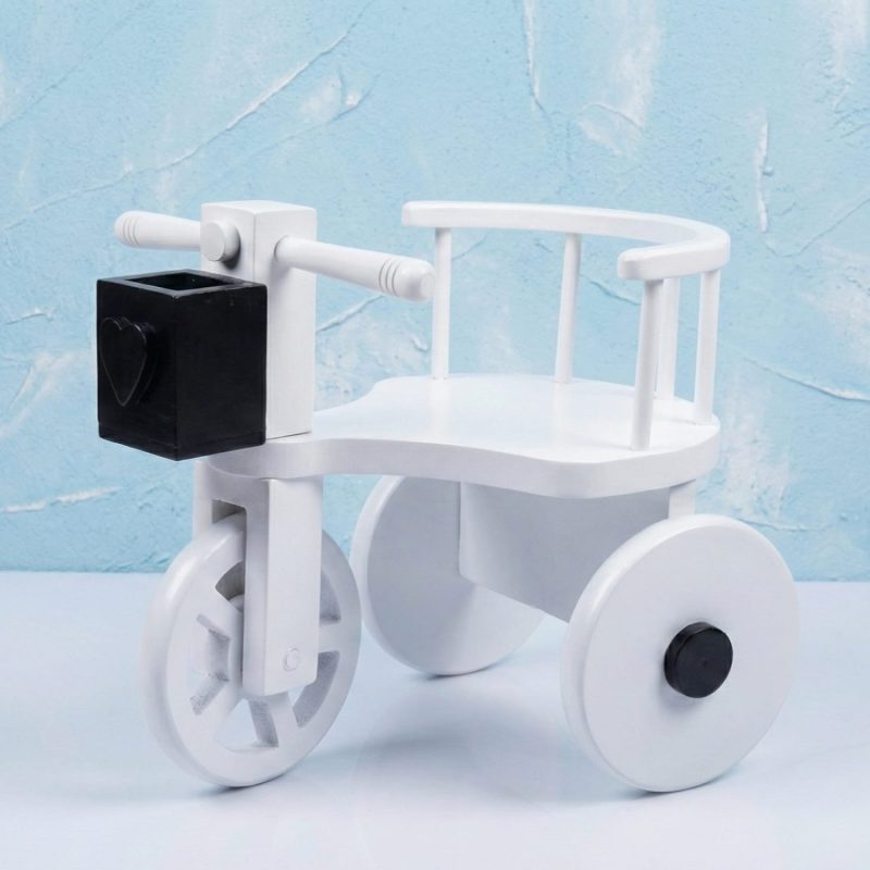 WOODEN TRICYCLE WHITE